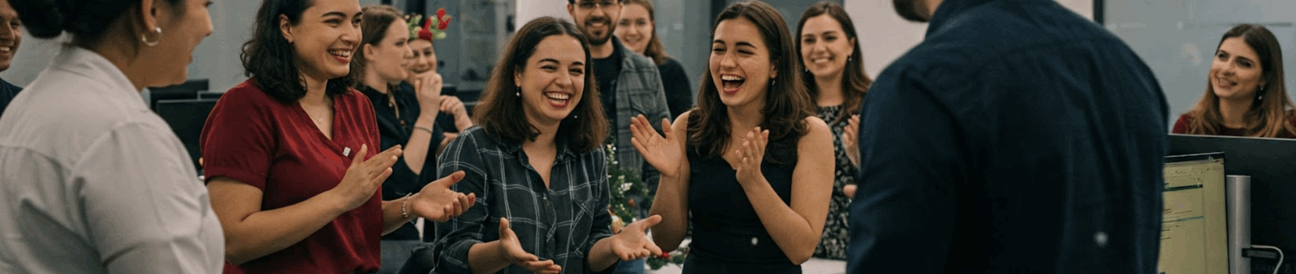 5 Ways to Give Back to Your Employees This Holiday Season